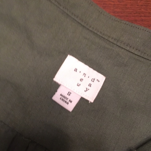 Adorable army green sleeveless buttondown dress - Picture 4 of 7